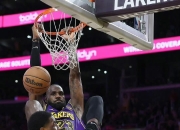 一号娱乐- 詹姆斯在独行侠比赛中突破纪录,败北引发热议的原因 